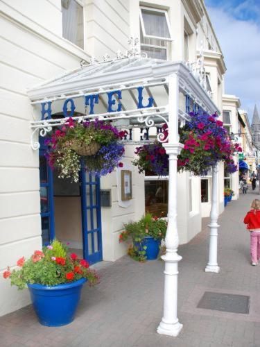 Foyles Hotel Clifden Logo photo